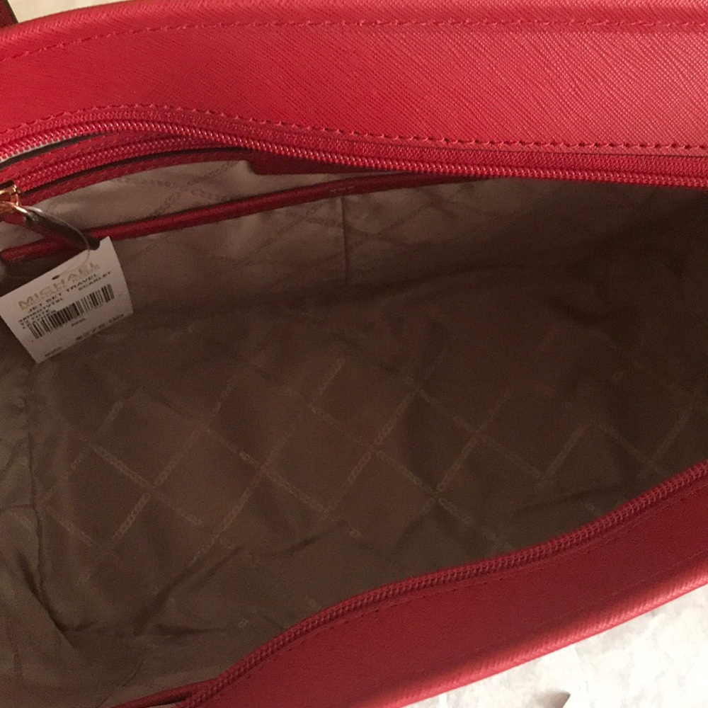 Michael Kors Jet Set Large Tote - Picture 5 of 6